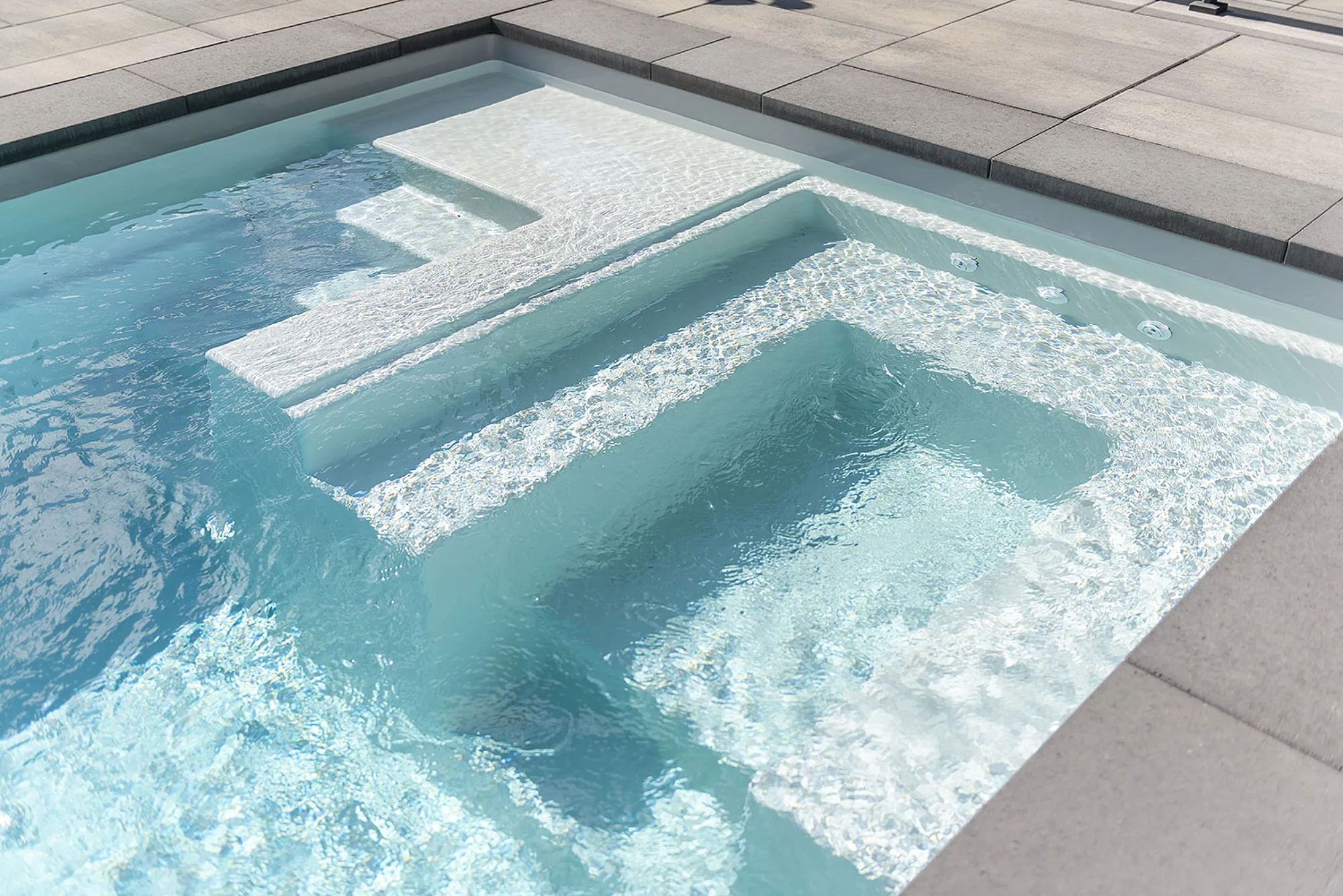 How to choose the right pool coping